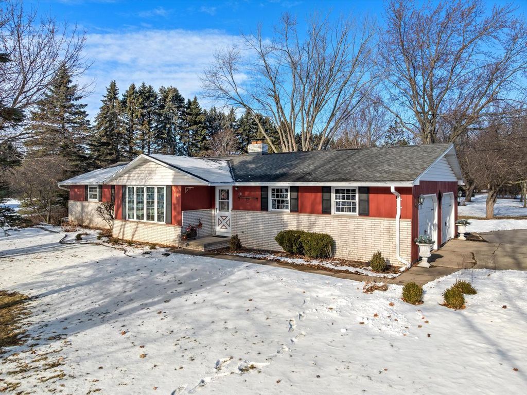 1330 Fernando DRIVE, Ashwaubenon, WI 54115