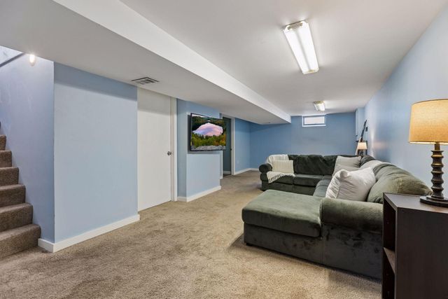 2128 Cohansey Boulevard, Roseville, MN 55113
