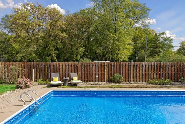 2128 Cohansey Boulevard, Roseville, MN 55113