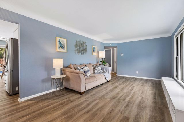 2128 Cohansey Boulevard, Roseville, MN 55113