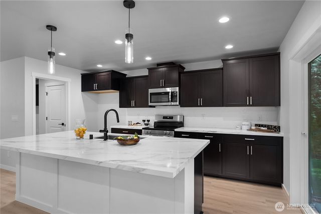 20 E Meadow Mist Place, Belfair, WA 98528