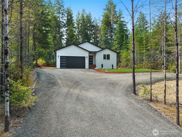 20 E Meadow Mist Place, Belfair, WA 98528