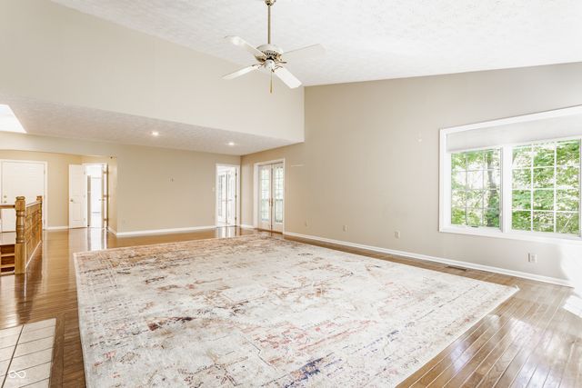 1732 Creekside Lane W, Carmel, IN 46032