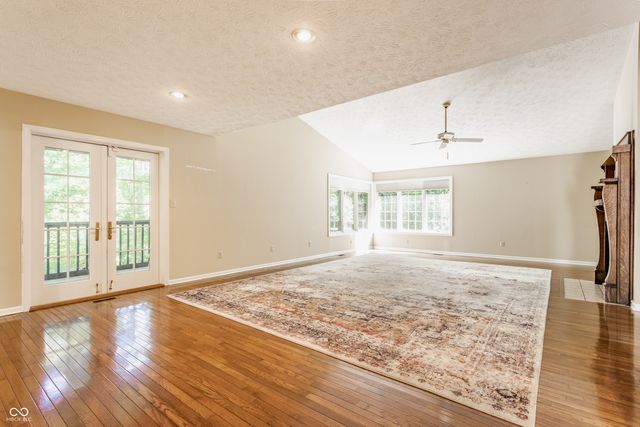 1732 Creekside Lane W, Carmel, IN 46032