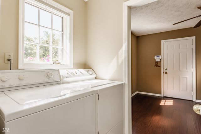 1732 Creekside Lane W, Carmel, IN 46032