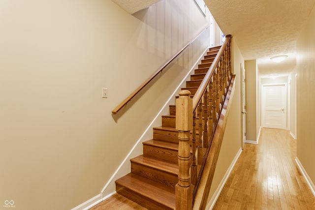 1732 Creekside Lane W, Carmel, IN 46032