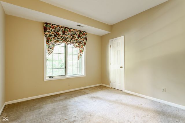 1732 Creekside Lane W, Carmel, IN 46032