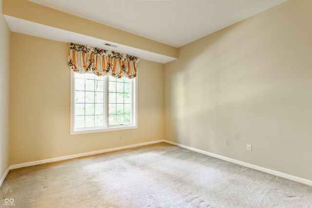 1732 Creekside Lane W, Carmel, IN 46032