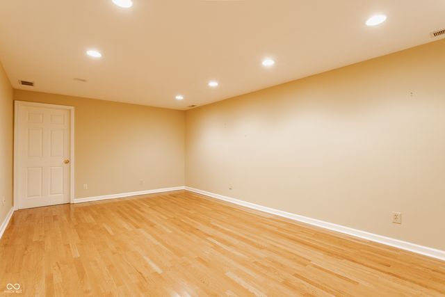 1732 Creekside Lane W, Carmel, IN 46032