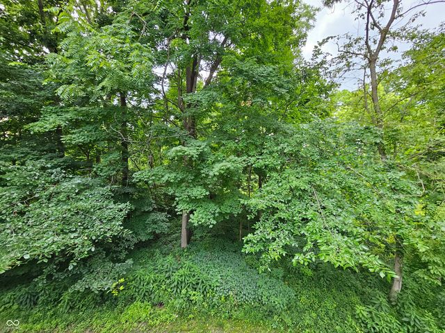 1732 Creekside Lane W, Carmel, IN 46032