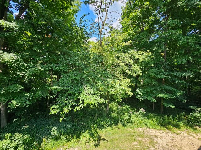 1732 Creekside Lane W, Carmel, IN 46032