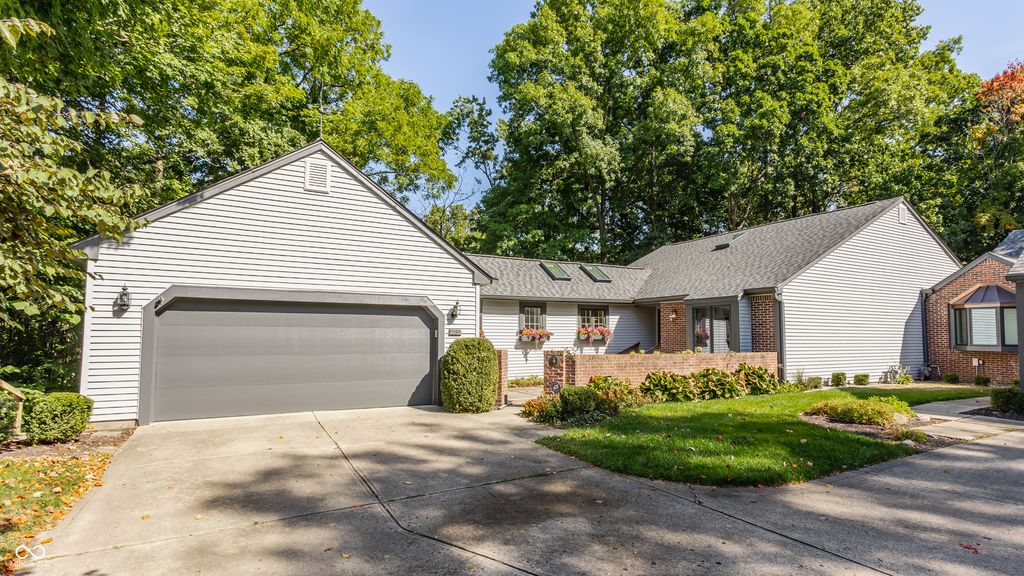 1732 Creekside Lane W, Carmel, IN 46032