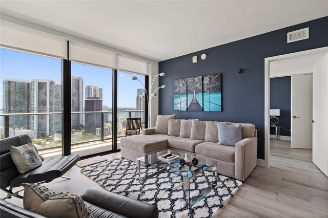 121 NE 34th Street 2807, Miami, FL 33137