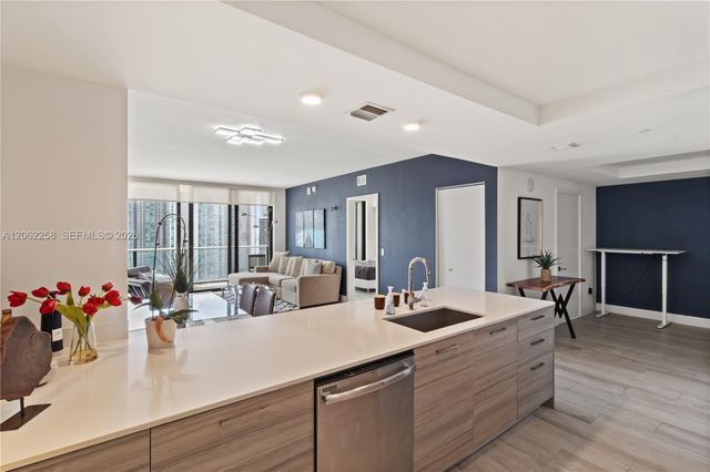 121 NE 34th Street 2807, Miami, FL 33137