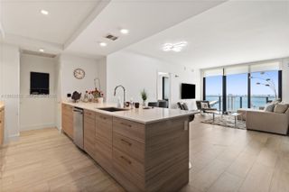 121 NE 34th Street 2807, Miami, FL 33137