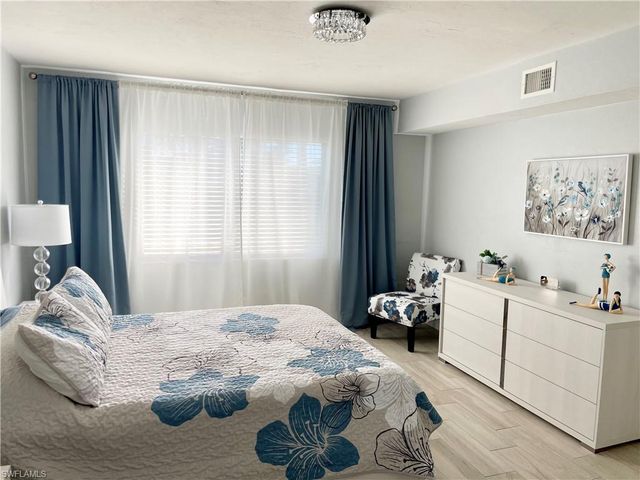 4270 Jack Frost CT # 5, Naples, FL 34112