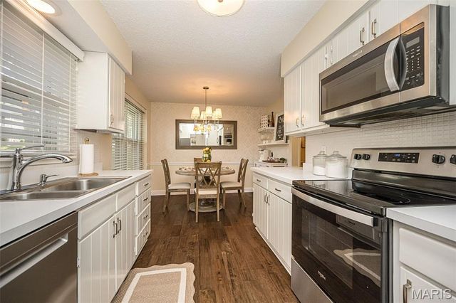 13348 La Barge Drive, Chesterfield, MO 63141
