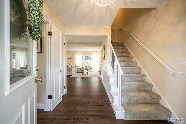 13348 La Barge Drive, Chesterfield, MO 63141