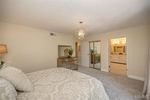 13348 La Barge Drive, Chesterfield, MO 63141