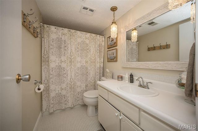 13348 La Barge Drive, Chesterfield, MO 63141