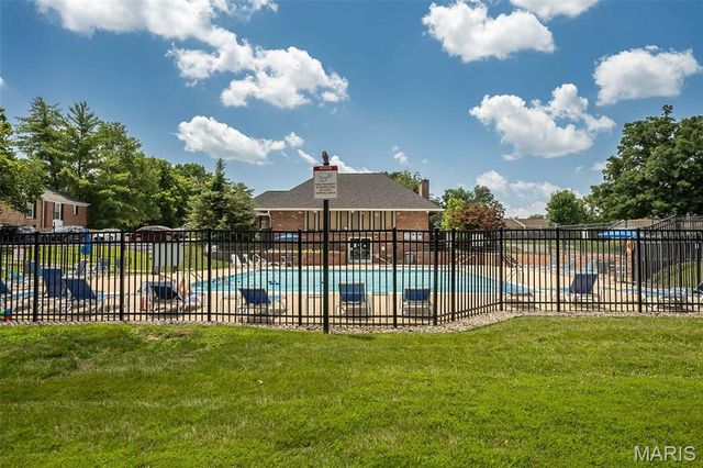 13348 La Barge Drive, Chesterfield, MO 63141