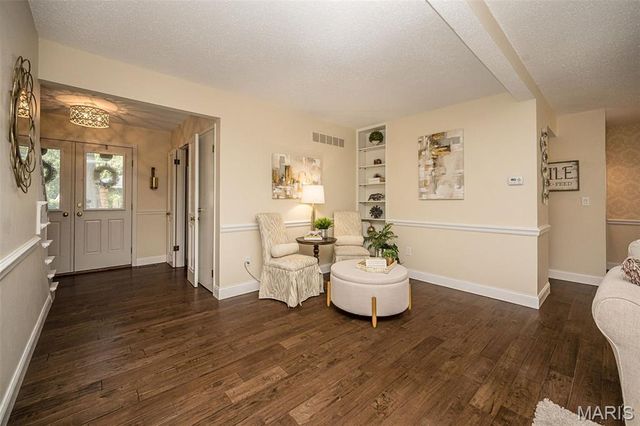 13348 La Barge Drive, Chesterfield, MO 63141
