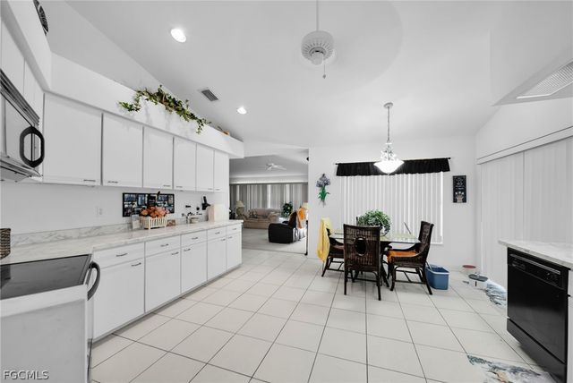 2041 SE 16th ST, Cape Coral, FL 33990