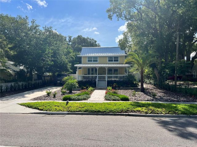 810 N TREMAIN STREET, Mount Dora, FL 32757
