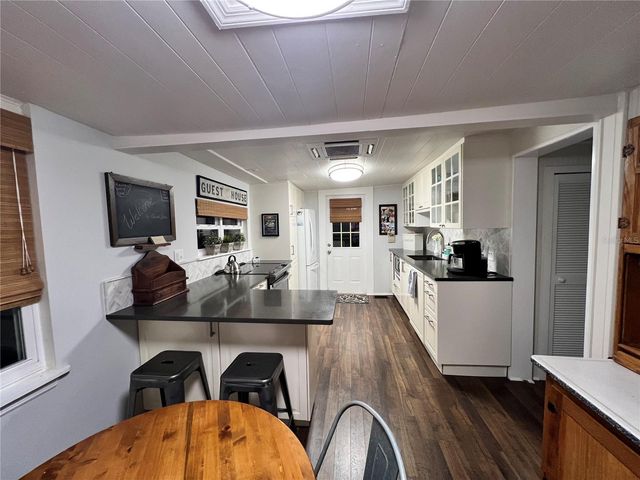 810 N TREMAIN STREET, Mount Dora, FL 32757