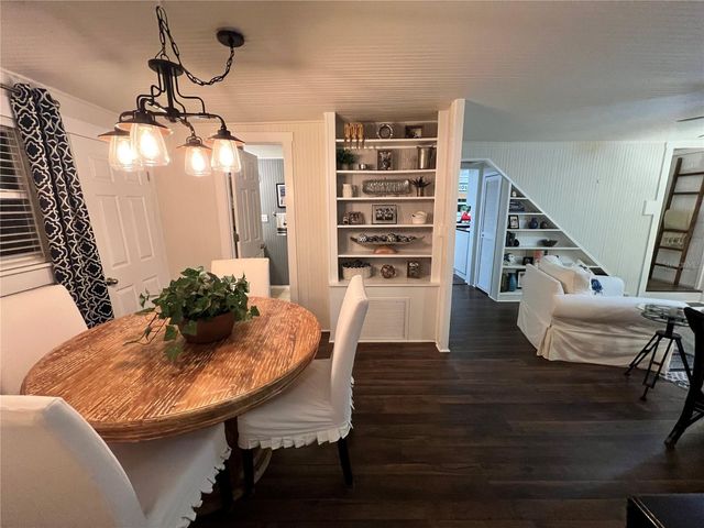 810 N TREMAIN STREET, Mount Dora, FL 32757