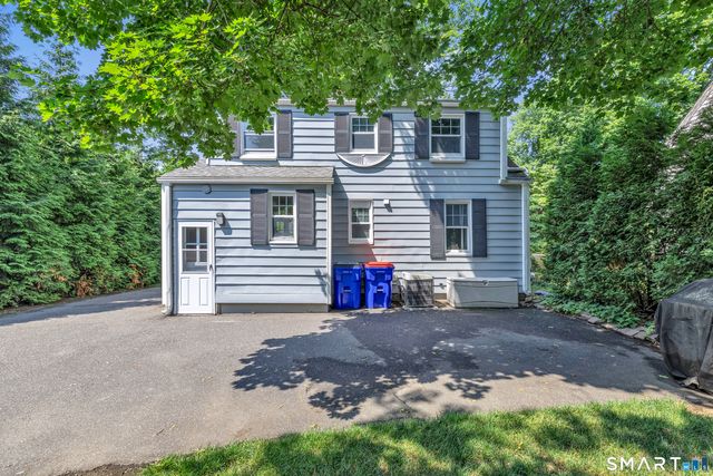 2082 Stratfield Road, Fairfield, CT 06825
