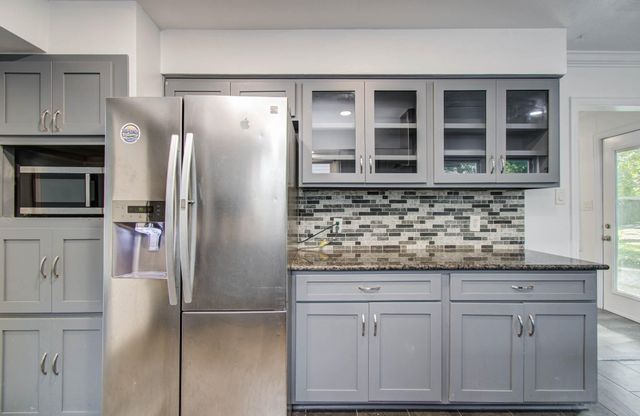 674 Ravensworth Drive, Conroe, TX 77302