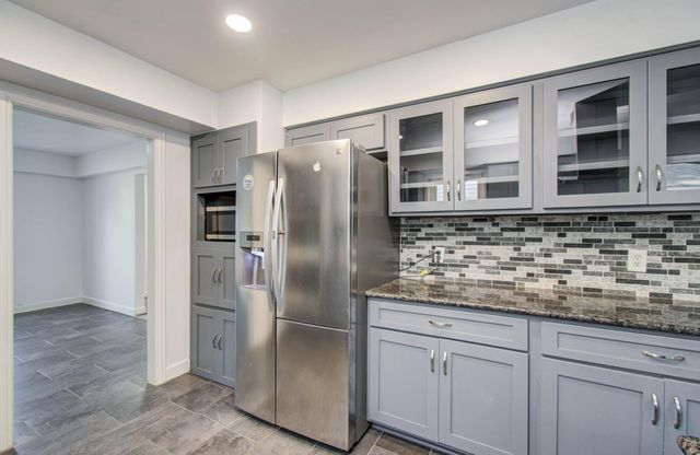 674 Ravensworth Drive, Conroe, TX 77302