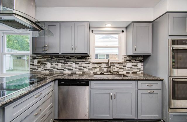 674 Ravensworth Drive, Conroe, TX 77302