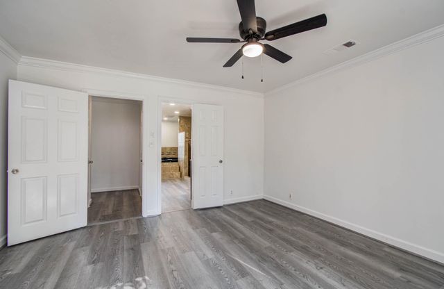 674 Ravensworth Drive, Conroe, TX 77302