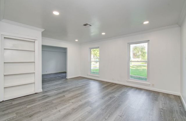 674 Ravensworth Drive, Conroe, TX 77302