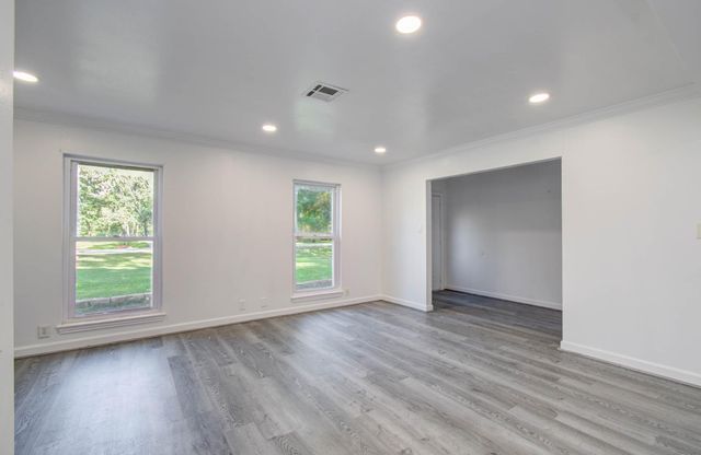 674 Ravensworth Drive, Conroe, TX 77302