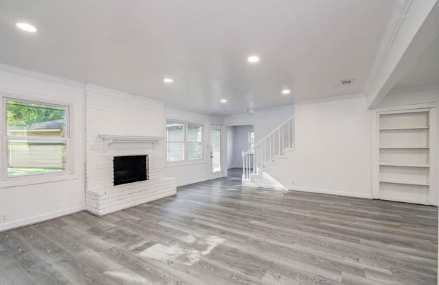 674 Ravensworth Drive, Conroe, TX 77302