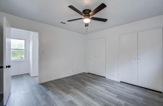 674 Ravensworth Drive, Conroe, TX 77302