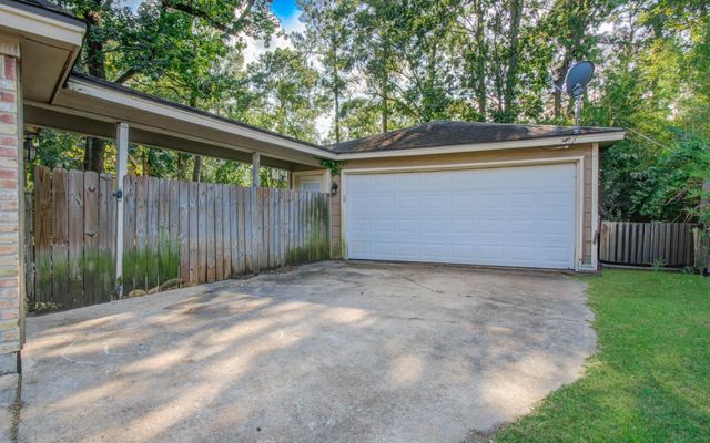 674 Ravensworth Drive, Conroe, TX 77302