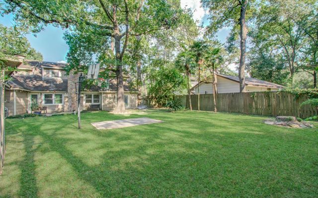 674 Ravensworth Drive, Conroe, TX 77302