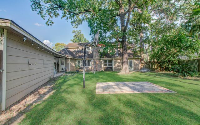 674 Ravensworth Drive, Conroe, TX 77302