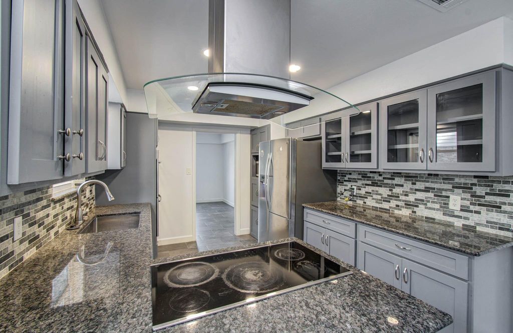 674 Ravensworth Drive, Conroe, TX 77302