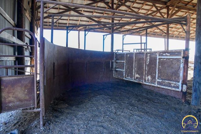 3337 SW 125th ST, Carbondale, KS 66414
