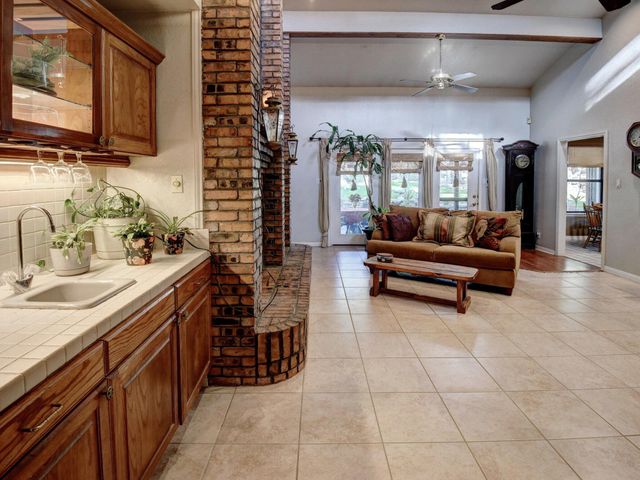 191 Mamalu DR, Bastrop, TX 78602