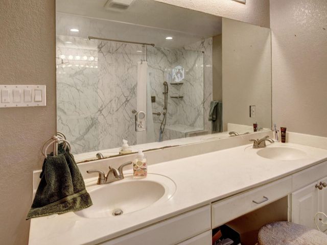 191 Mamalu DR, Bastrop, TX 78602