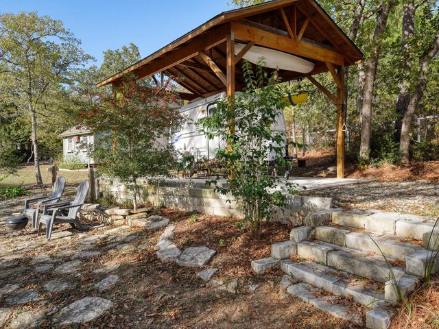 191 Mamalu DR, Bastrop, TX 78602