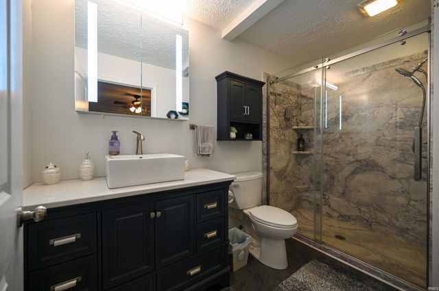 705 PINOAK Drive, Kokomo, IN 46901