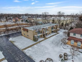 12830 S 71st Avenue 104, Palos Heights, IL 60463