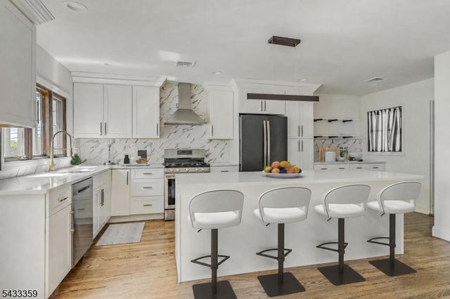 32 Brantwood Pl, Clifton City, NJ 07013